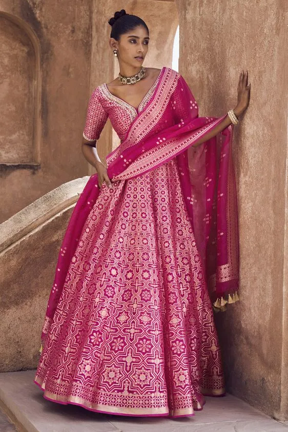 Aniq Lehenga