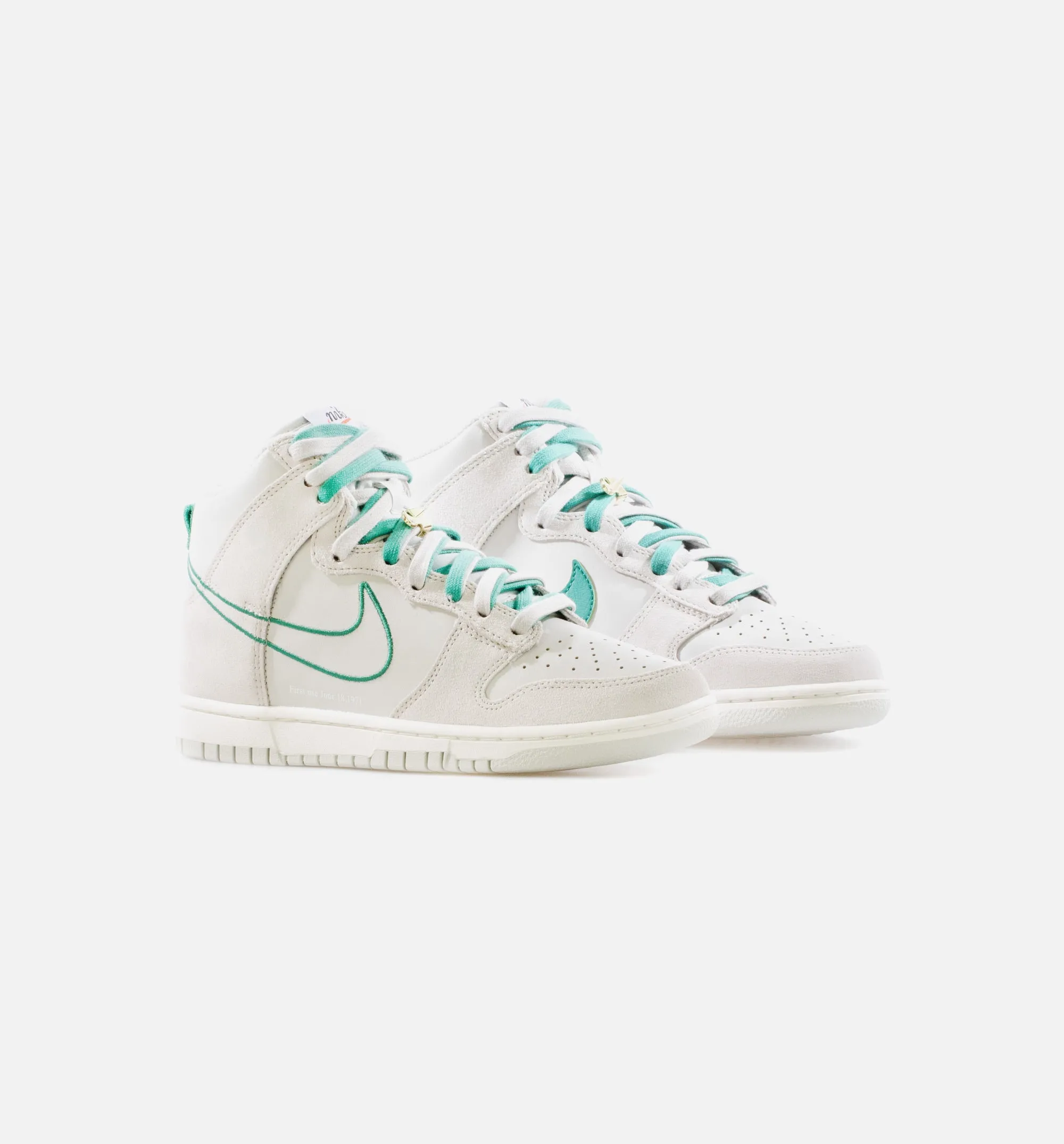 Dunk High SE First Use Mens Lifestyle Shoe - Light Bone/Green Noise Limit One Per Customer