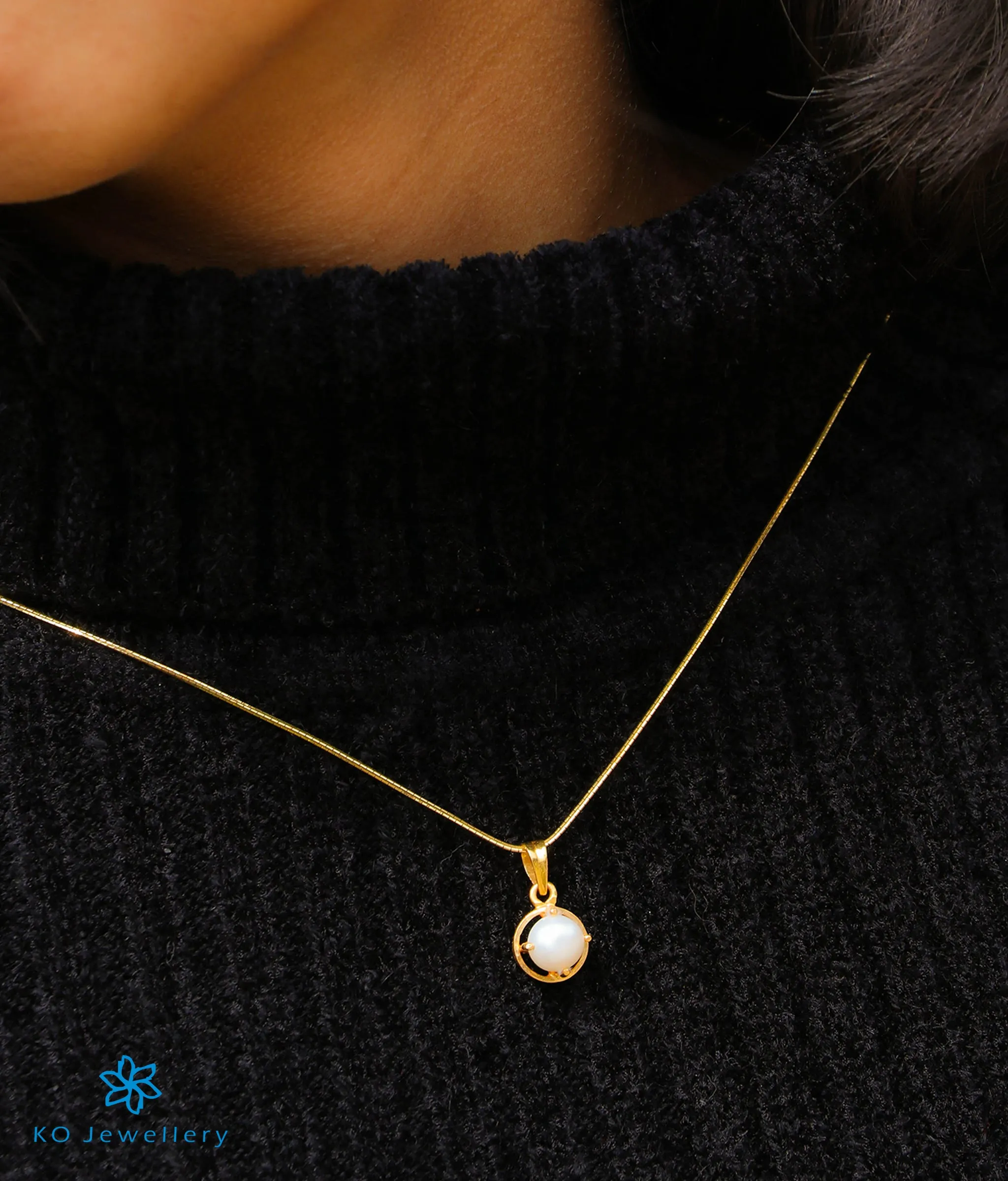 The Classic Pearl Pendant , Earstuds & Ring in 22 KT Gold